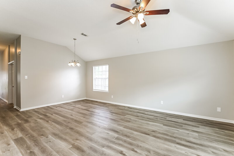 2,170/Mo, 4305 Kingfish Dr Seabrook, TX 77586 Living Room View 2