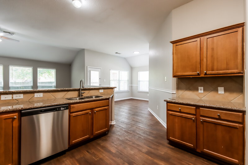 2,285/Mo, 727 Neap Ct Crosby, TX 77532 Kitchen View 3