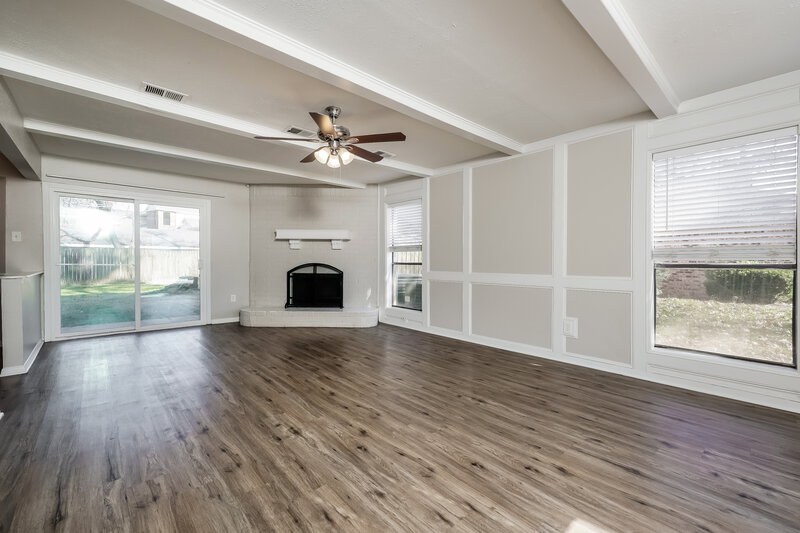 1,865/Mo, 8431 Pines Place Dr Humble, TX 77346 Living Room View