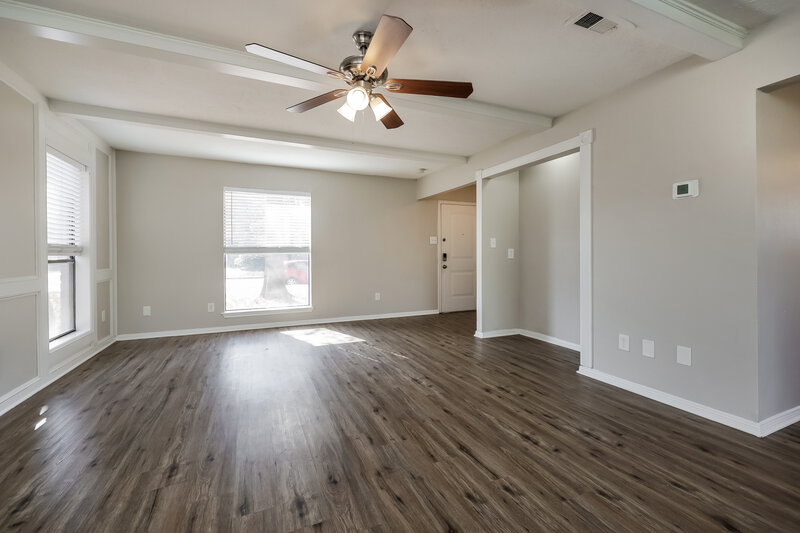 1,865/Mo, 8431 Pines Place Dr Humble, TX 77346 Living Room View 2