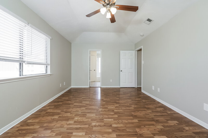 1,865/Mo, 8431 Pines Place Dr Humble, TX 77346 Main Bedroom View 2