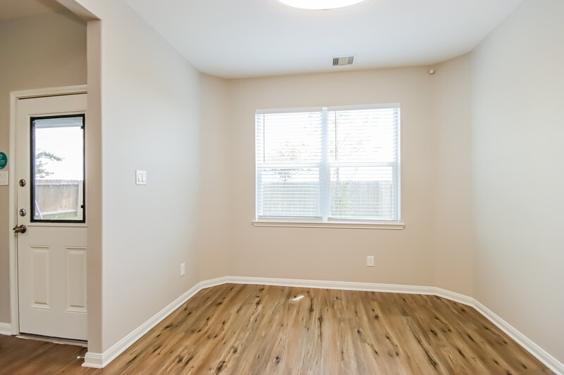 1,900/Mo, 10855 S Lake Mist Ln Willis, TX 77318 Breakfast Nook View