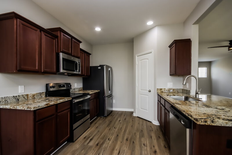 1,900/Mo, 10855 S Lake Mist Ln Willis, TX 77318 Kitchen View