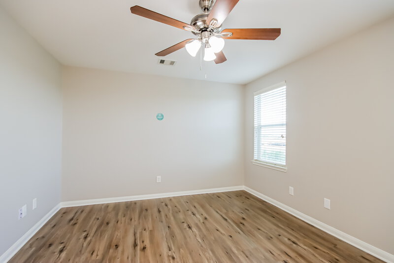1,900/Mo, 10855 S Lake Mist Ln Willis, TX 77318 Main Bedroom View