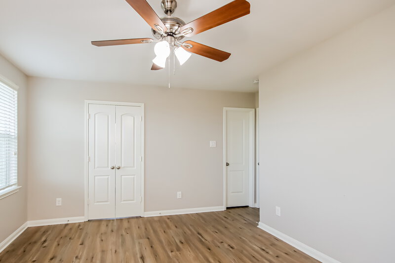 1,900/Mo, 10855 S Lake Mist Ln Willis, TX 77318 Main Bedroom View 3