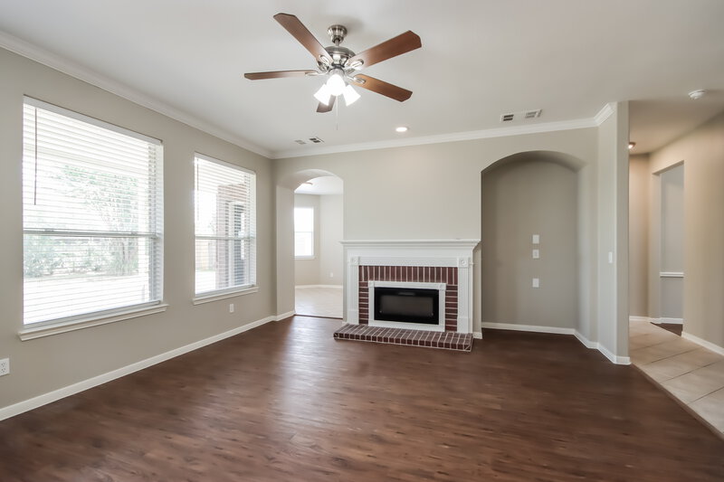 2,400/Mo, 9526 Bending Willow Ln Houston, TX 77064 Living Room View