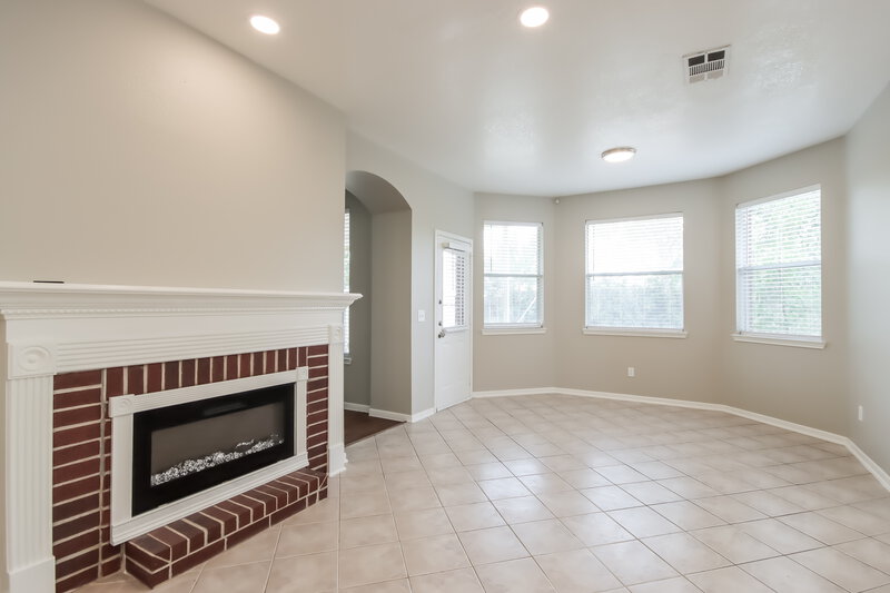 2,400/Mo, 9526 Bending Willow Ln Houston, TX 77064 Living Room View 2