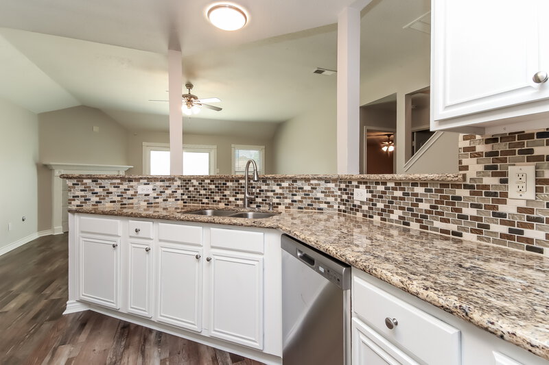 2,160/Mo, 6615 Lower Arrow Dr Houston, TX 77086 Kitchen View