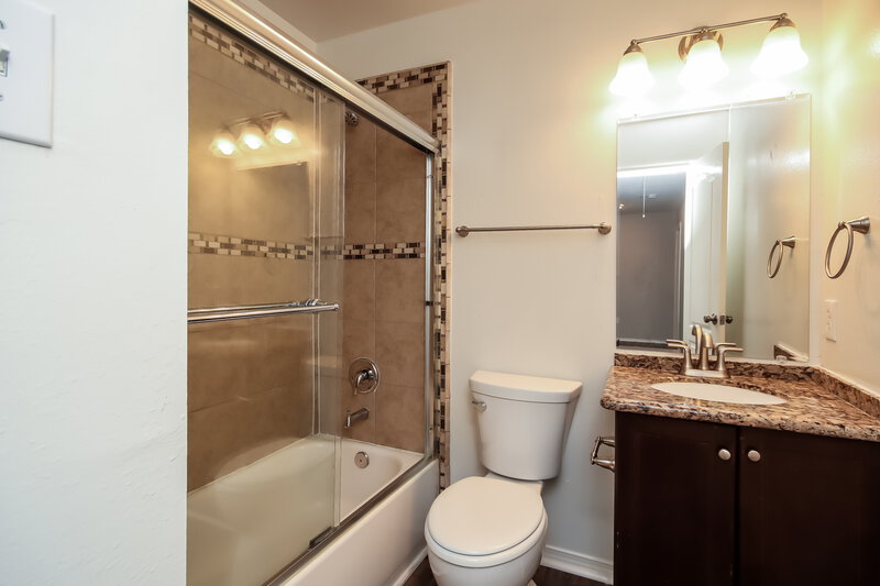 2,160/Mo, 6615 Lower Arrow Dr Houston, TX 77086 Bathroom View