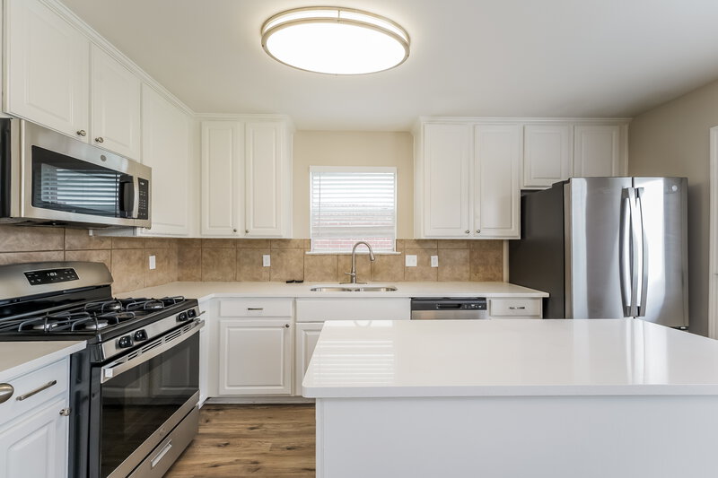 0/Mo, 17402 Heath Grove Ln Richmond, TX 77407 Kitchen View
