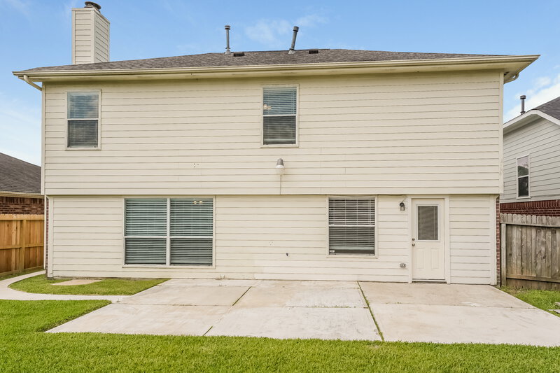 0/Mo, 17402 Heath Grove Ln Richmond, TX 77407 Rear View