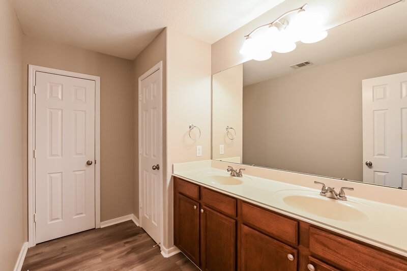 2,735/Mo, 28868 San Bernard River Loop Spring, TX 77386 Main Bathroom View
