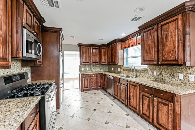 2,295/Mo, 16603 Bonny Ridge Ct Houston, TX 77053 Kitchen View