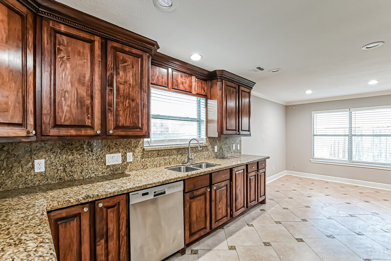 2,295/Mo, 16603 Bonny Ridge Ct Houston, TX 77053 Kitchen View 2