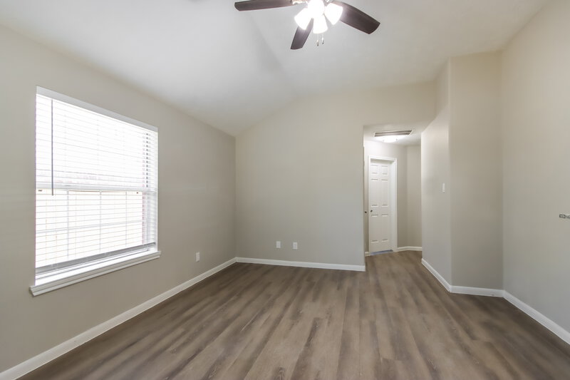 1,415/Mo, 1708 Tyler St Conroe, TX 77301 Living Room View