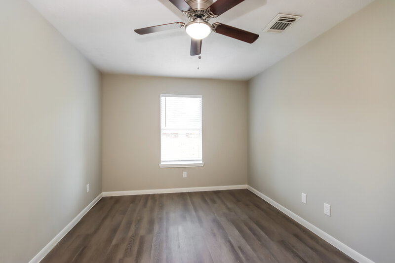 1,415/Mo, 1708 Tyler St Conroe, TX 77301 Bedroom View 3