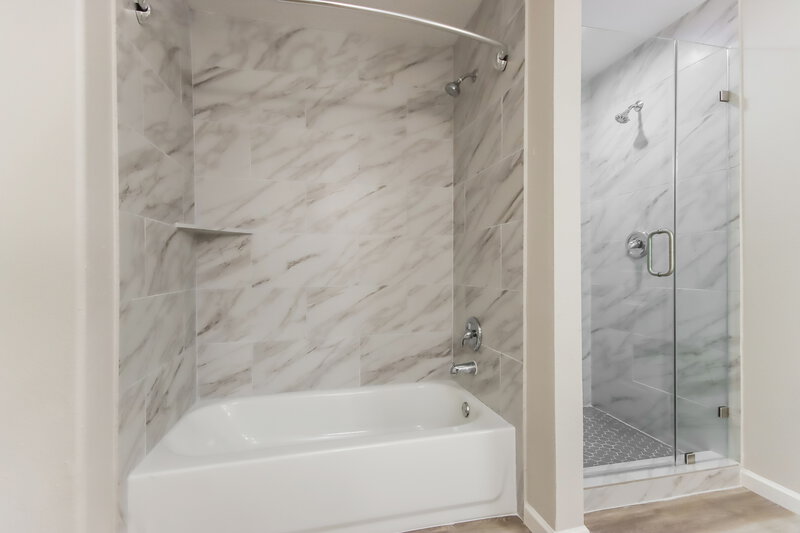 2,195/Mo, 910 Taylor Ridge Dr Spring, TX 77373 Main Bathroom View 2