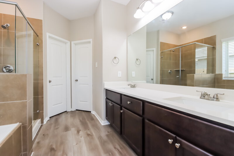 2,520/Mo, 3552 Korina Way Conroe, TX 77306 Main Bathroom View