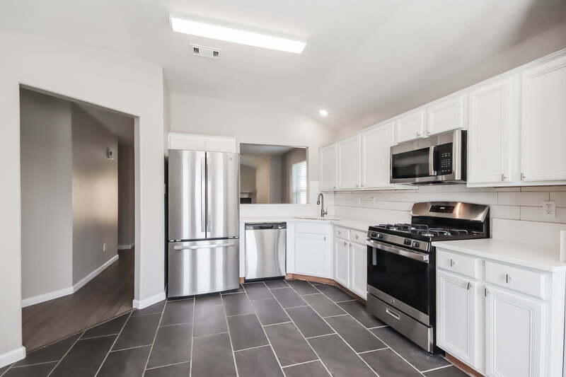1,805/Mo, 1615 Trail Oaks Ct Humble, TX 77339 Kitchen View