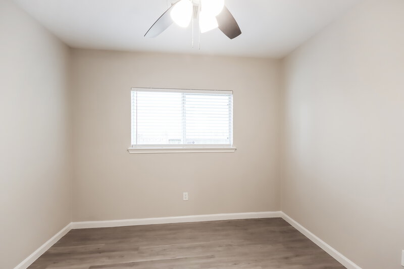 1,805/Mo, 1615 Trail Oaks Ct Humble, TX 77339 Bedroom View 2