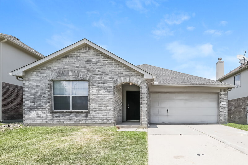 1,955/Mo, 32010 Ashton Ln Pinehurst, TX 77362 External View