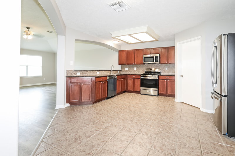 1,955/Mo, 32010 Ashton Ln Pinehurst, TX 77362 Dining Room View 2