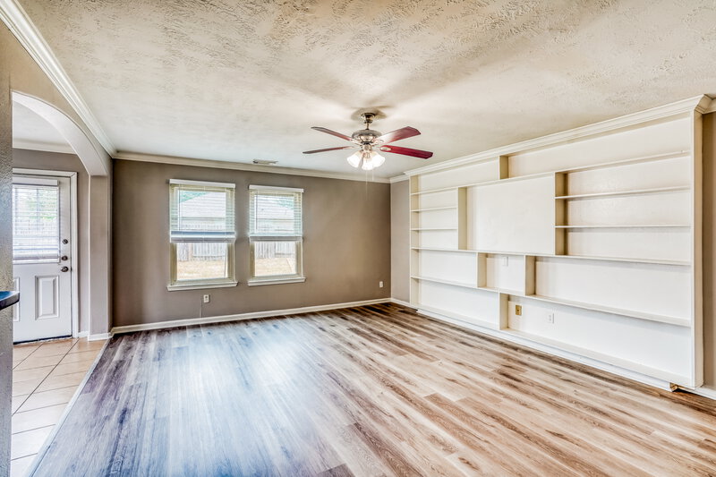 2,210/Mo, 2614 Elder Park Ct Katy, TX 77449 Living Room View 2