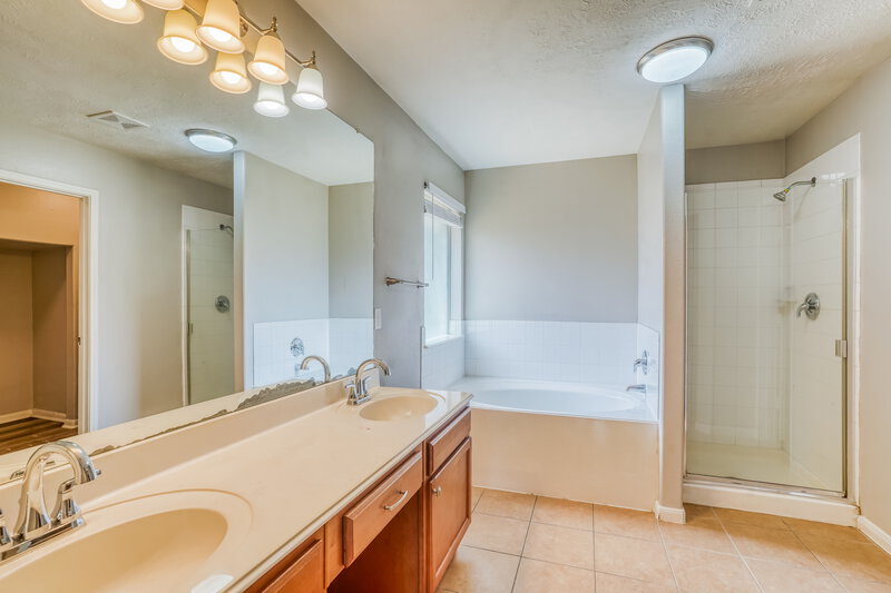 2,210/Mo, 2614 Elder Park Ct Katy, TX 77449 Main Bathroom View