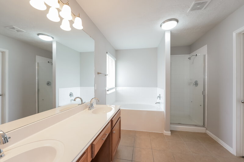 2,210/Mo, 2614 Elder Park Ct Katy, TX 77449 Main Bathroom View