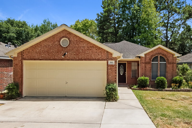 2,130/Mo, 590 Orangewood Dr Conroe, TX 77302 External View
