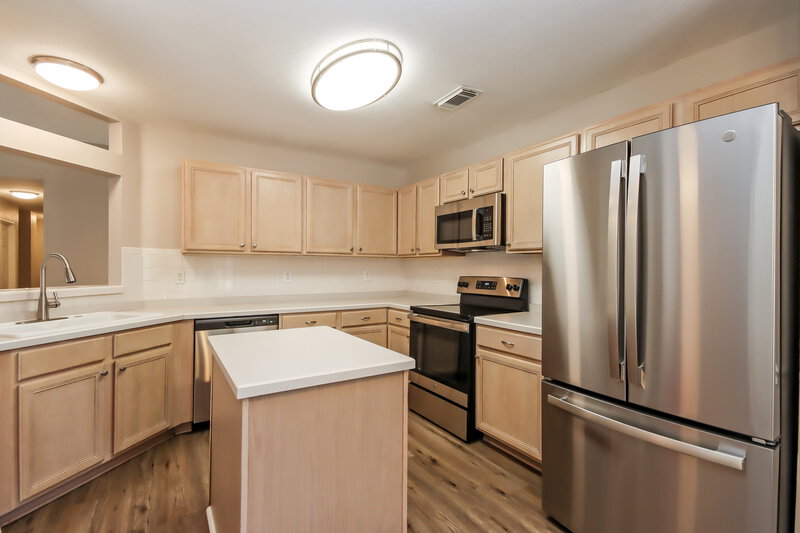 2,130/Mo, 590 Orangewood Dr Conroe, TX 77302 Kitchen View