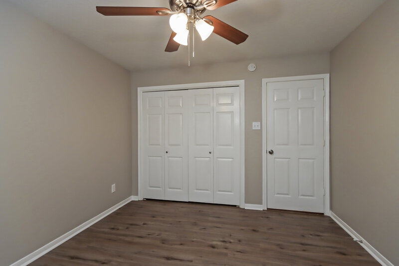 2,130/Mo, 590 Orangewood Dr Conroe, TX 77302 Bedroom View