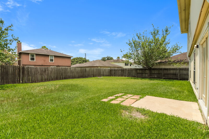 2,190/Mo, 16323 Rapidcreek Dr Houston, TX 77053 Exterior View