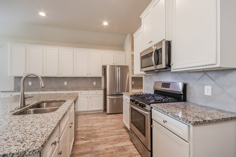 2,630/Mo, 21418 Elk Haven Ln Porter, TX 77365 Kitchen View 2