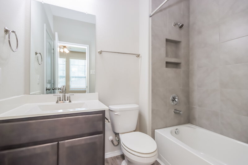 2,630/Mo, 21418 Elk Haven Ln Porter, TX 77365 Bathroom View 2