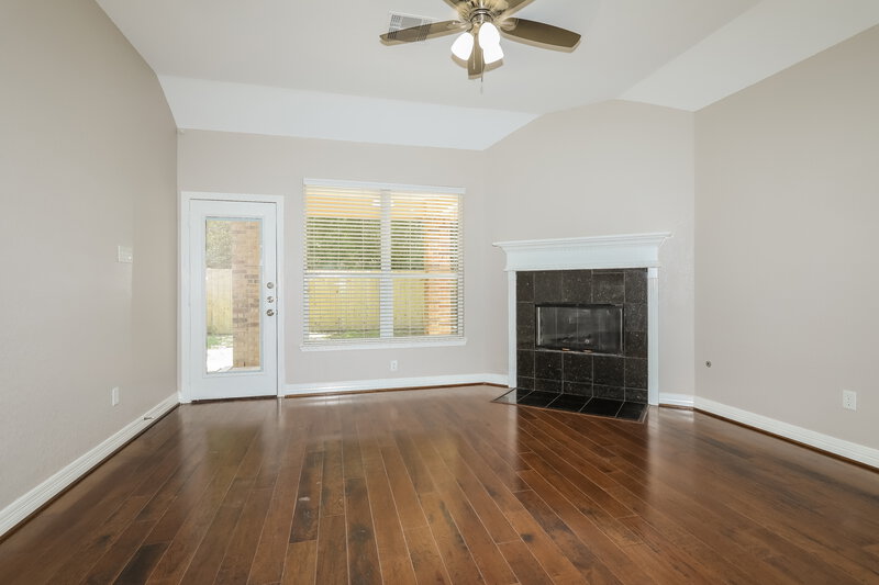 1,900/Mo, 6815 Durango Creek Dr Magnolia, TX 77354 Living Room View