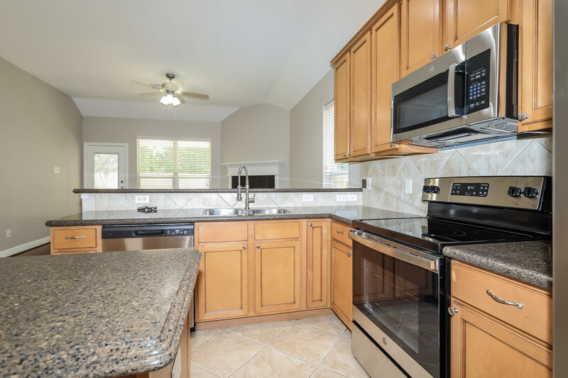 1,900/Mo, 6815 Durango Creek Dr Magnolia, TX 77354 Kitchen View 2