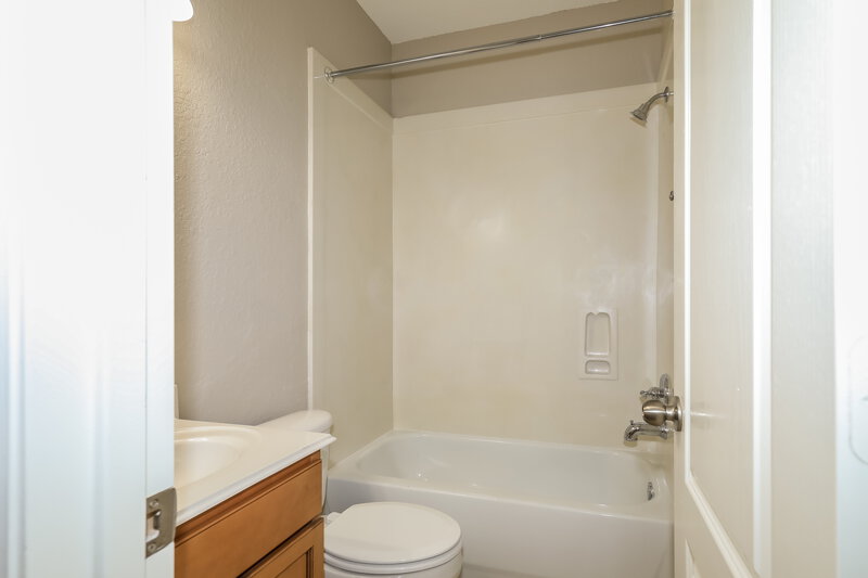 1,900/Mo, 6815 Durango Creek Dr Magnolia, TX 77354 Bathroom View