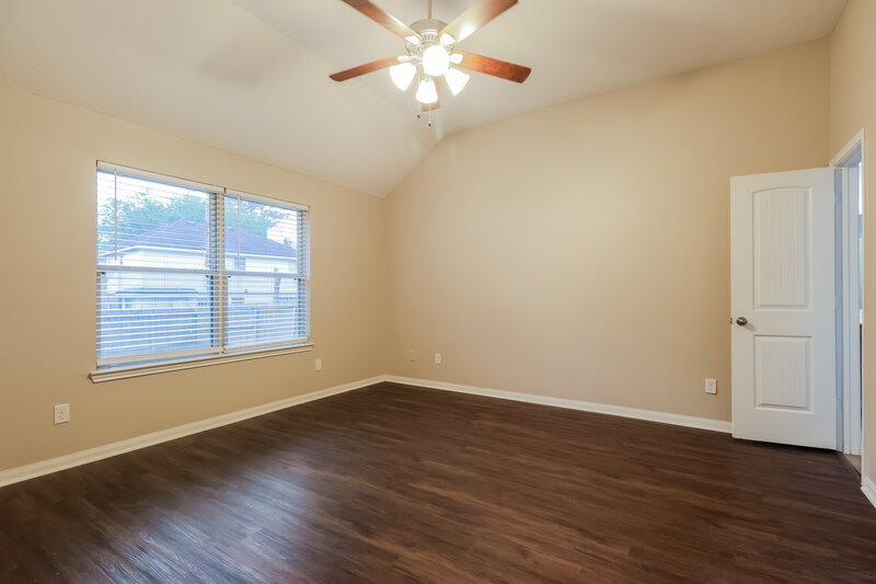 1,825/Mo, 226 Fantasy Ln Montgomery, TX 77356 Main Bedroom View