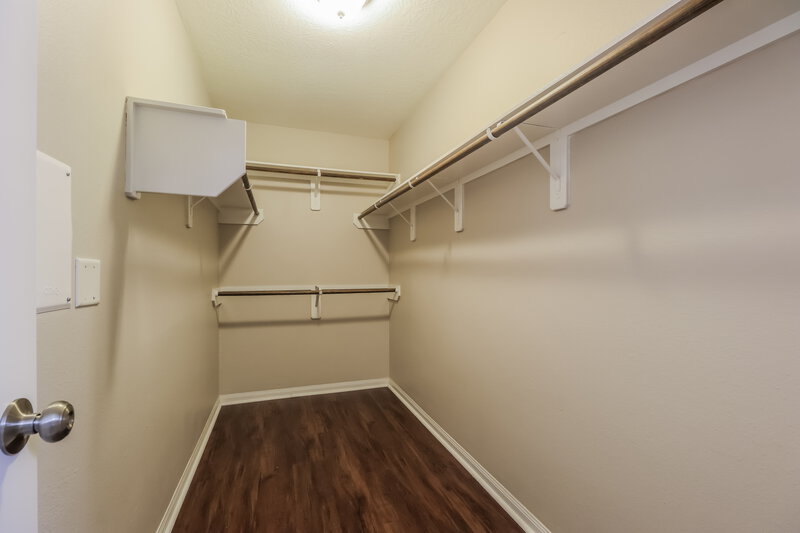 1,825/Mo, 226 Fantasy Ln Montgomery, TX 77356 Walk In Closet View