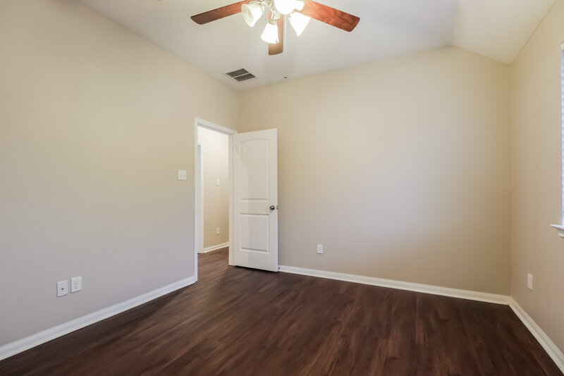 1,825/Mo, 226 Fantasy Ln Montgomery, TX 77356 Bedroom View