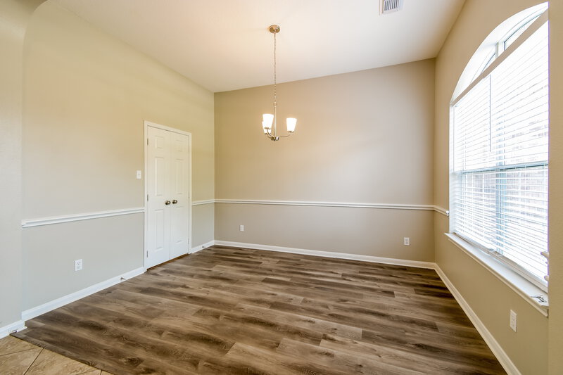3,280/Mo, 403 Cedar Lake Dr League City, TX 77573 Dining Room View 2