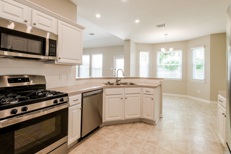 3,280/Mo, 403 Cedar Lake Dr League City, TX 77573 Kitchen View