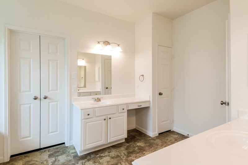 3,280/Mo, 403 Cedar Lake Dr League City, TX 77573 Main Bathroom View