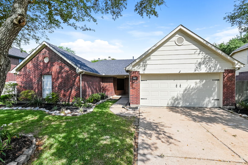 2,260/Mo, 2927 Waterloo Rd Pearland, TX 77581 External View