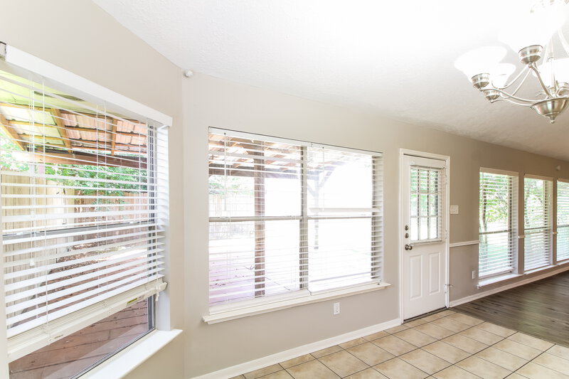 2,260/Mo, 2927 Waterloo Rd Pearland, TX 77581 Dining Room View