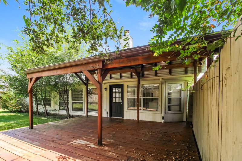 2,260/Mo, 2927 Waterloo Rd Pearland, TX 77581 Rear View