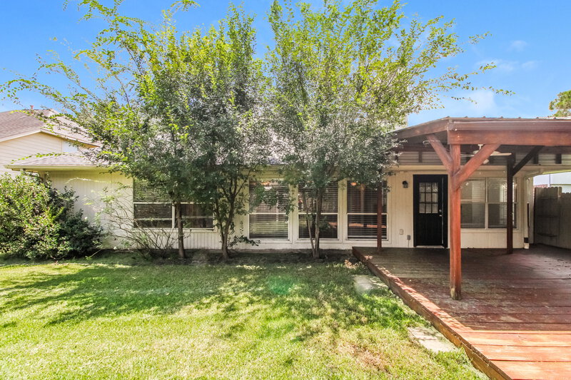 2,260/Mo, 2927 Waterloo Rd Pearland, TX 77581 Rear View 2