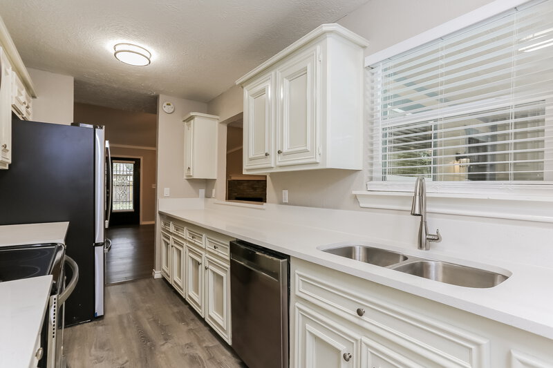 1,730/Mo, 16310 Ulysses St Crosby, TX 77532 Kitchen View