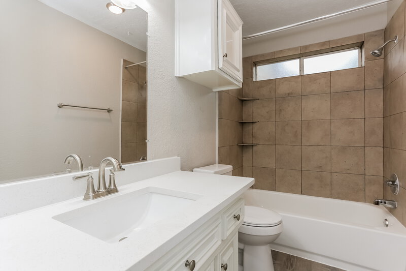 1,730/Mo, 16310 Ulysses St Crosby, TX 77532 Bathroom View
